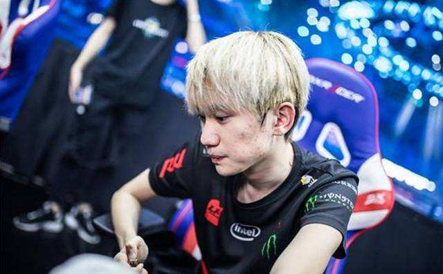 看似荒诞 看似荒诞